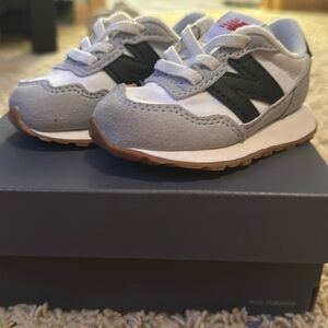 Infant New Balance 237, size 4c